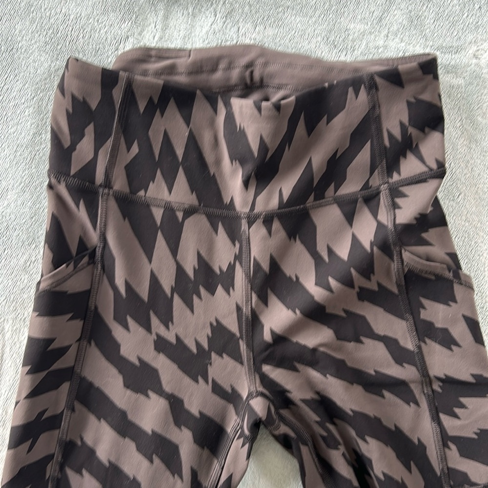 Lululemon Invigorate high-rise tight 25 “